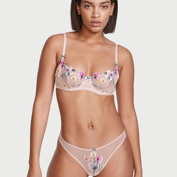Victoria Secret Bra - Picture 3 of 4